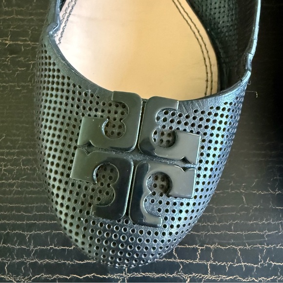 Tory Burch Black Flats with Iconic Medallion - Picture 5 of 14
